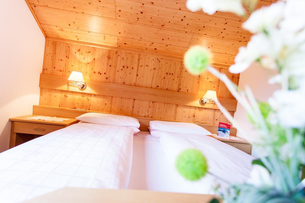 Gasthof Tuscherhof Braies  Ruang foto