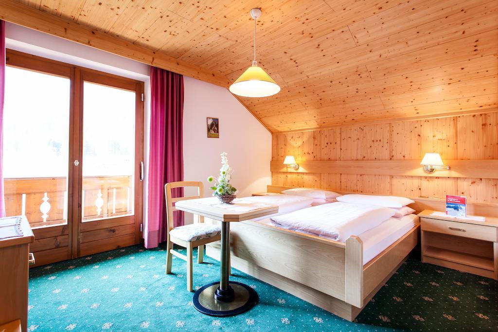 Gasthof Tuscherhof Braies  Ruang foto