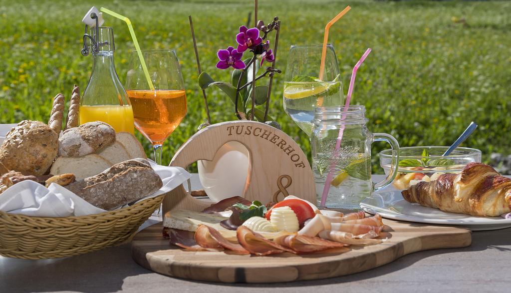 Gasthof Tuscherhof Braies  Bagian luar foto